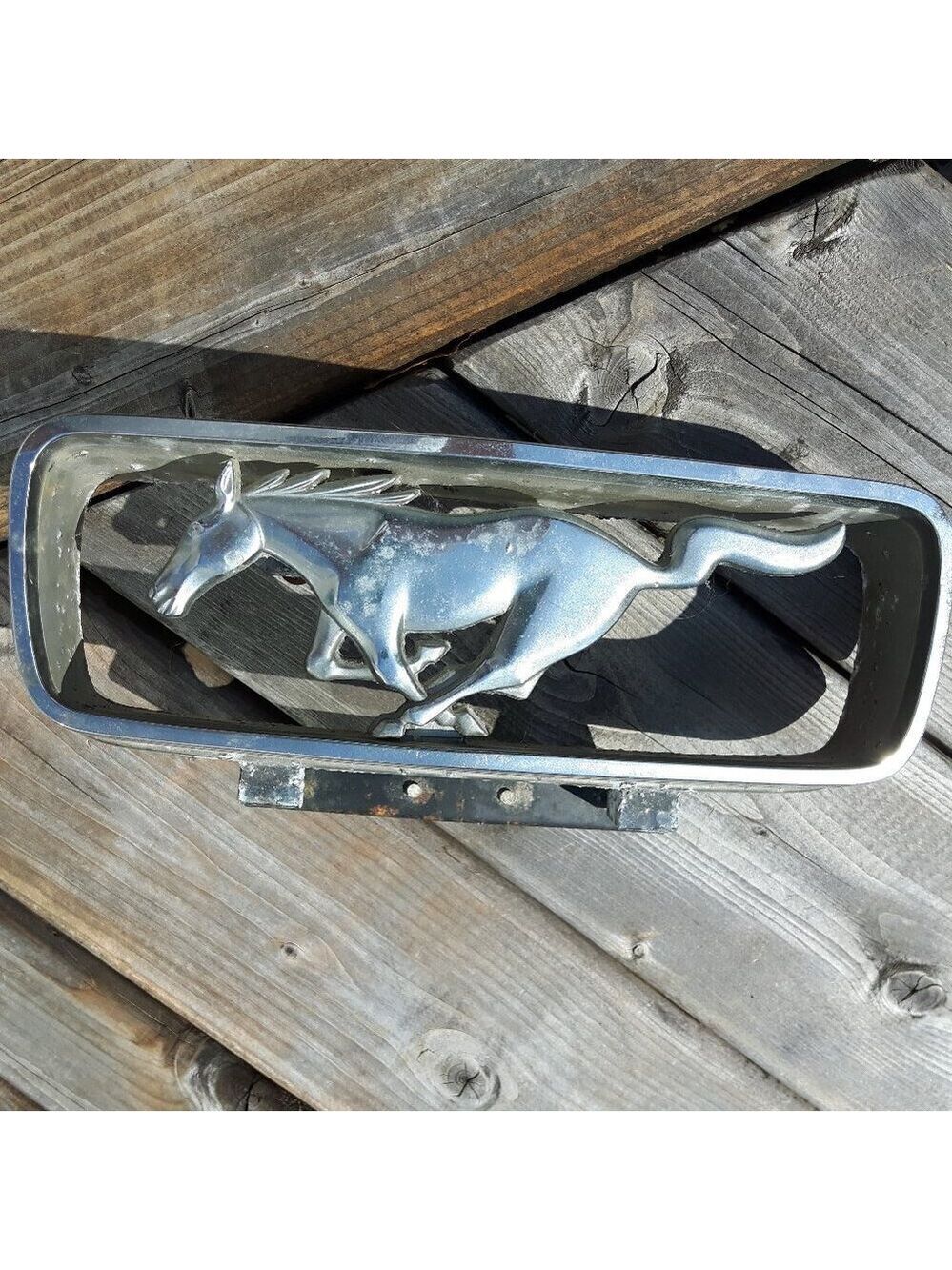 VINTAGE Ford Motor Co. MUSTANG Running Horse Center Grill Heavy Chrome